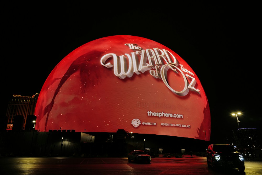 Mái vòm The Sphere với màn hình LED tại Las Vegas